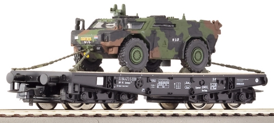 Car for Heavy Goods Loaded with Scout Car<br /><a href='images/pictures/Roco/66421.jpg' target='_blank'>Full size image</a>